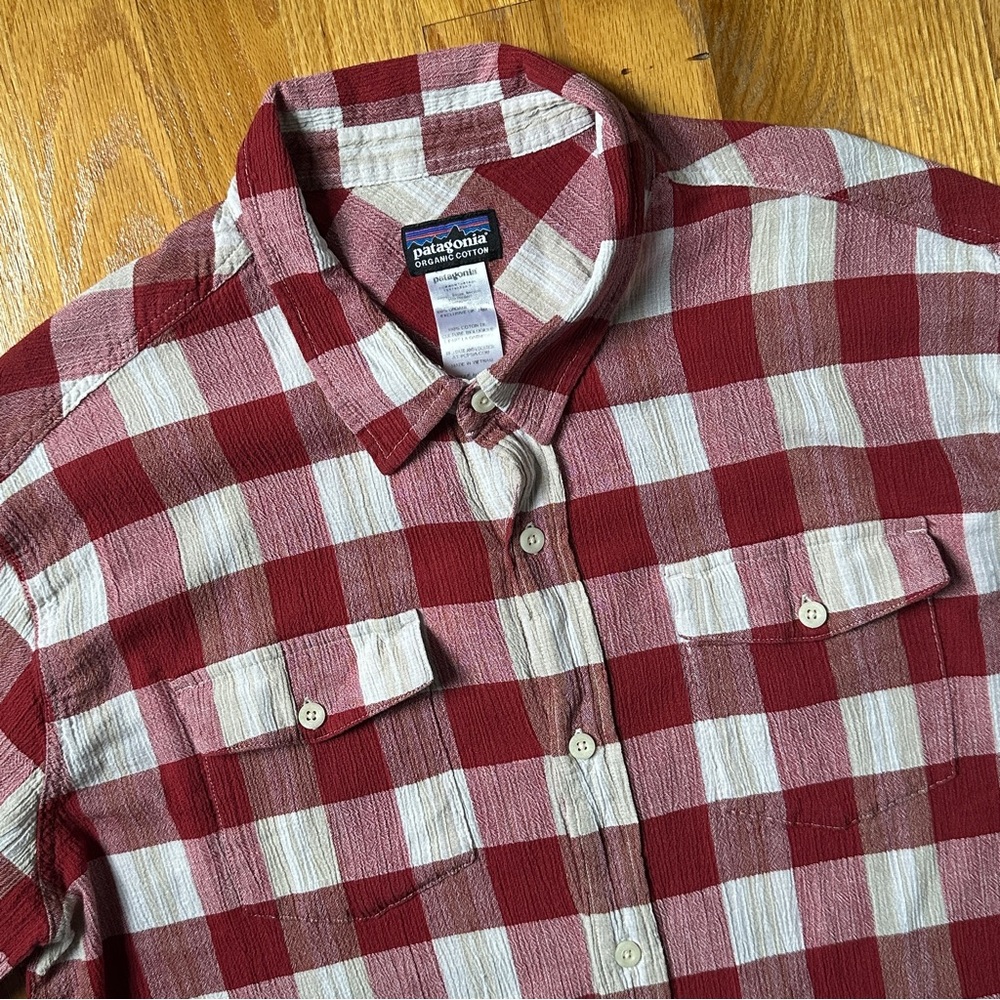 Patagonia Men's XL Red White Plaid Organic Cotton Stretchy Gauze Pocket Shirt